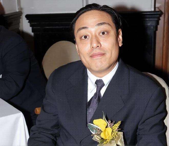 伊万卡穿蓝色比基尼冰岛度假,三个孩子妈妈秀身材引热议