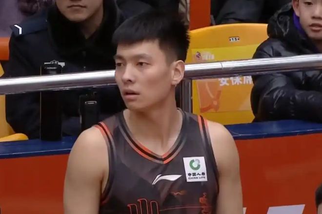 曼联退货埃德森！中场引援3选2，法国国脚成首选，身价5500万