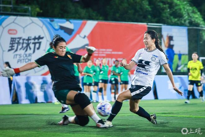 6中1!女篮首发中锋多次空篮不中+场上散步,距离开国家队不远了