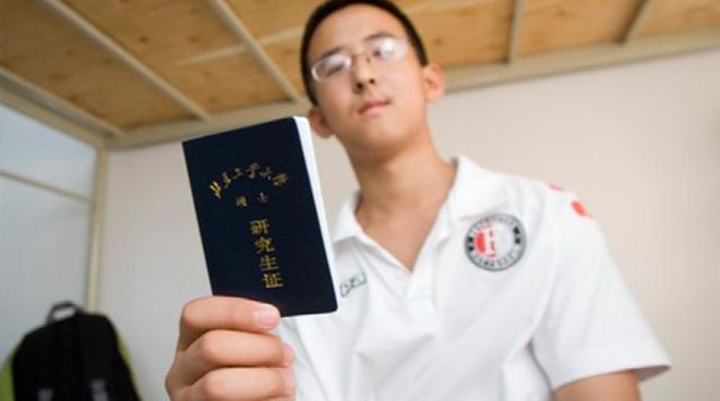 李小冉官宣离婚不到一天,前夫传来噩耗,难怪时隔一年才公布!