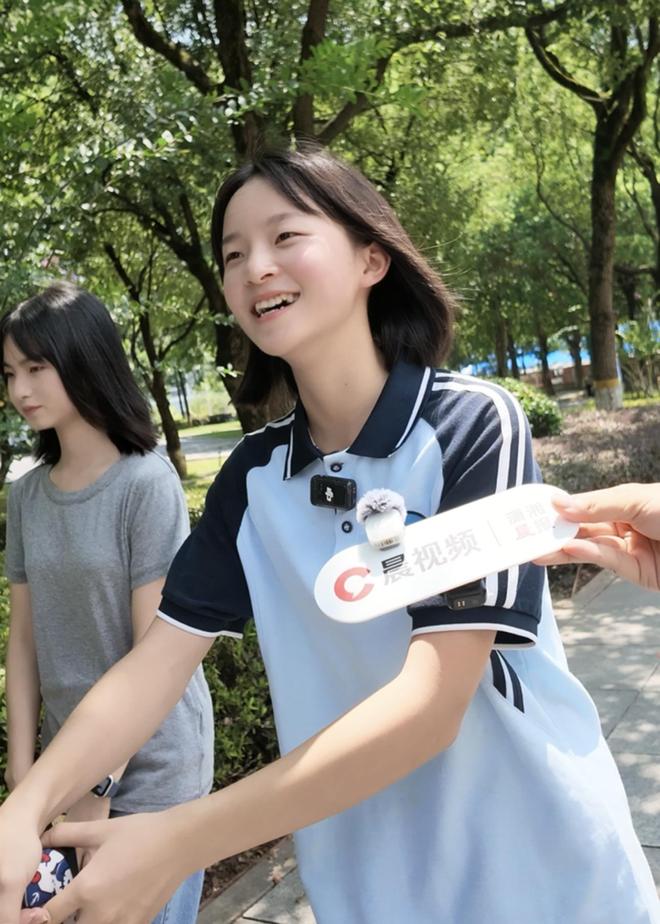 CBA速递!高诗岩因膝伤退出国家队,胡明轩再次披挂上阵,朱芳雨回宏远对接,广东再次谈王少杰