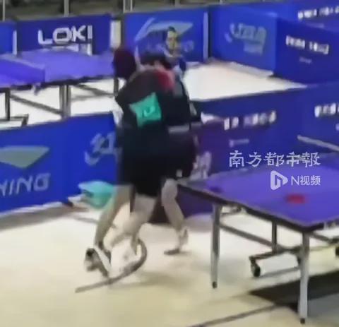 炸了!66岁兰世立杀疯了!被全网禁言,反手甩出“秀厂”